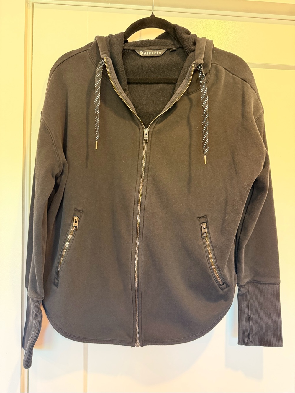 ATHLETA Sweatshirt Hoodie Women’s Black Size Small Full Zip Thumb Hole